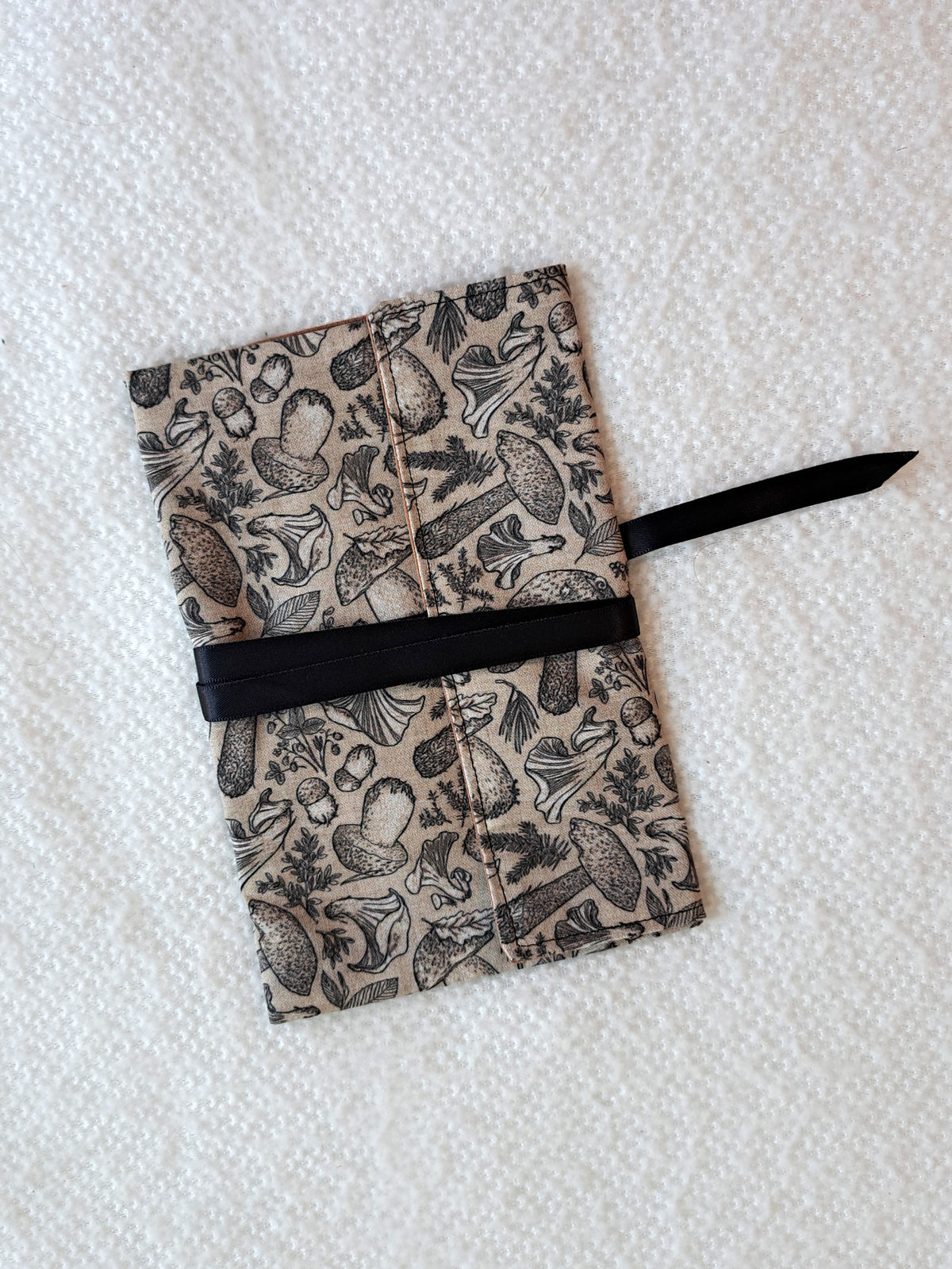 Muted Mushrooms Short Tarot Wrap