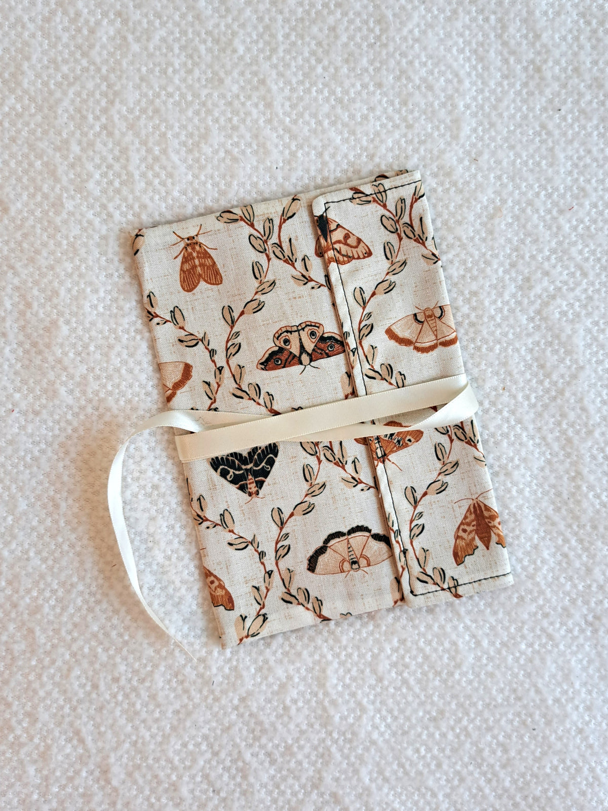 Divine Moths Short Tarot Wrap