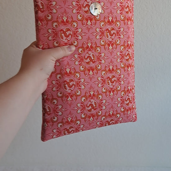 video of the Rose dragon booksleeve with a book in it